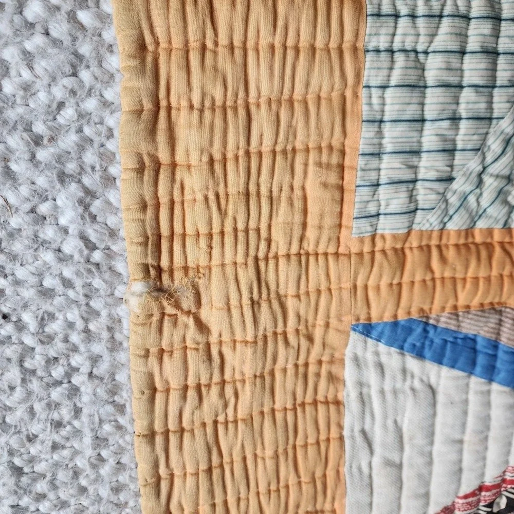 VINTAGE 1940s Handmade Feedsack‎ Scrap Quilt Patchwork farmhouse decor 80x66